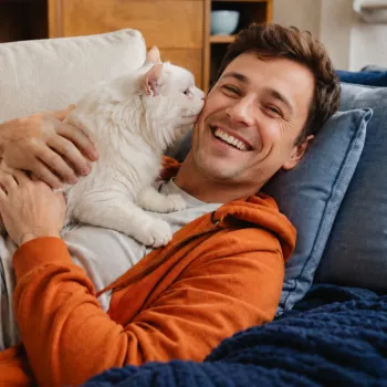 Cat Body Language Cheat Sheet: Signals, Postures & Meows